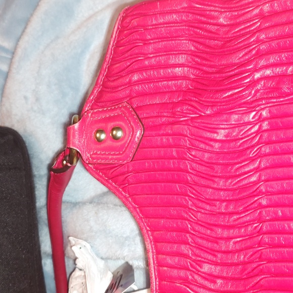 Coach Ashley (2013) Gathered Leather shoulder bag in Rasberry PreLoved - Picture 8 of 16